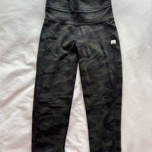 Vuori Green and Black Leggings High Waist Stretchy